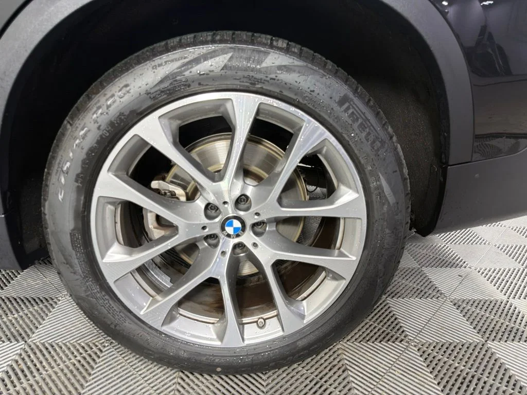 Certified Used 2024 Black Sapphire Metallic BMW xDrive40i image 9