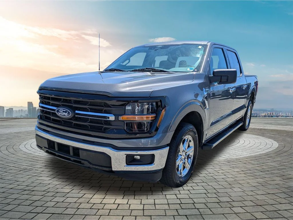 Used 2025 Carbonized Gray Metallic Ford XLT image 9