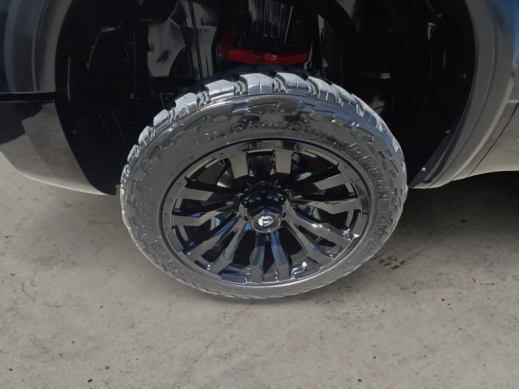 Used 2021 Black Nissan PRO-4X image 14