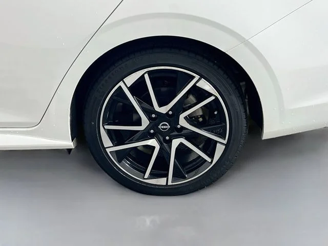 Used 2025 White Nissan SR image 34