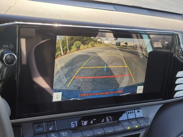 Used 2025  Toyota SE image 22