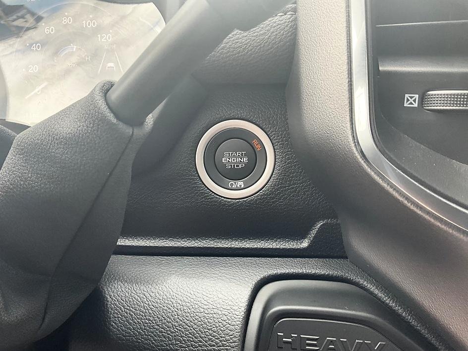 New 2026 Ceramic Gray Clear-Coat Exterior Paint RAM Laramie image 18