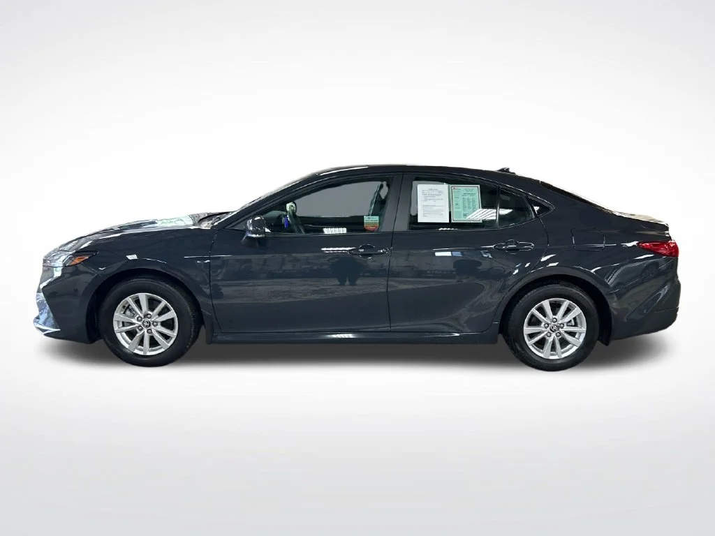 Used 2025  Toyota LE image 2