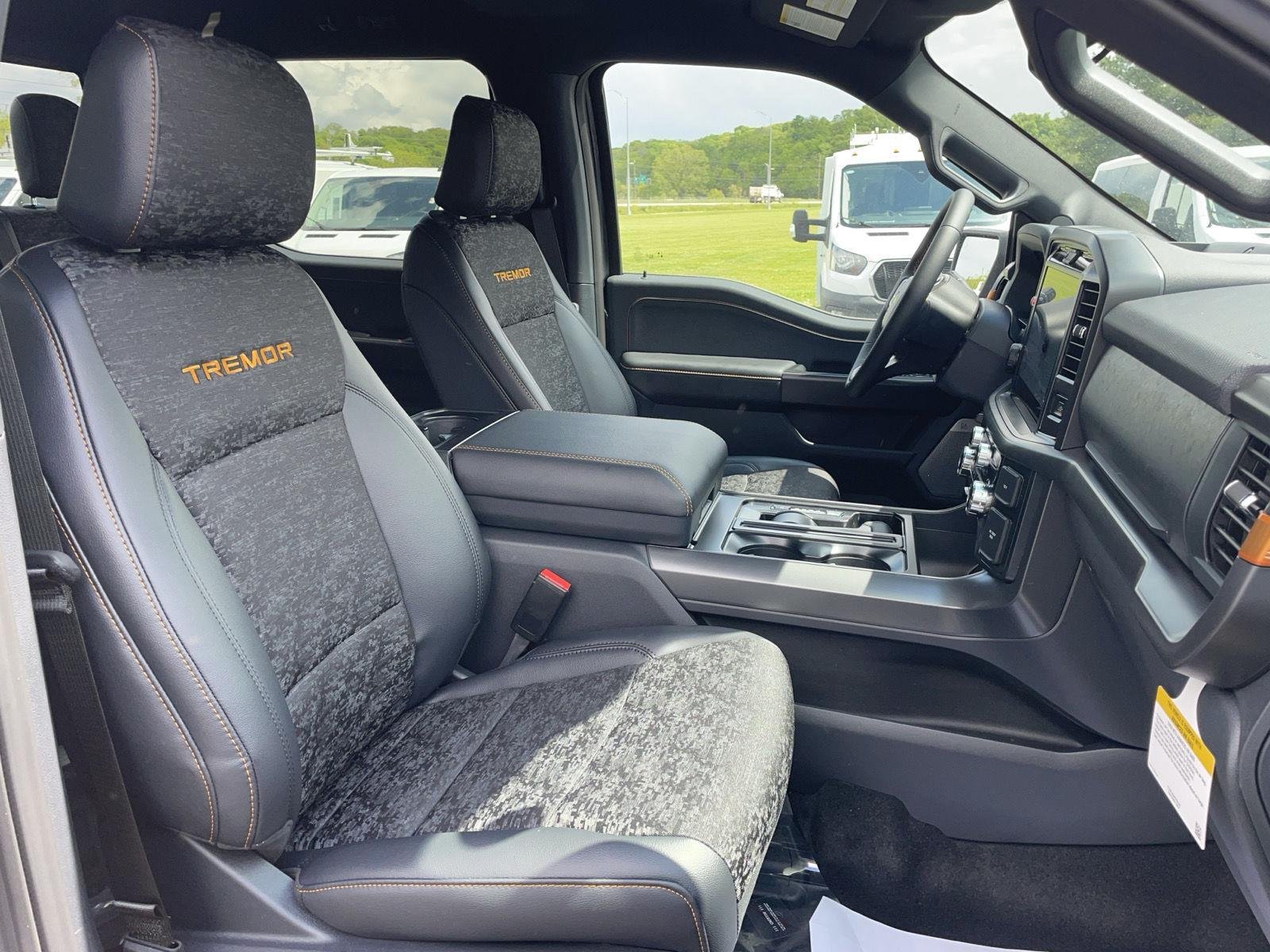 New 2026 Carbonized Gray Metallic Ford Tremor® image 32