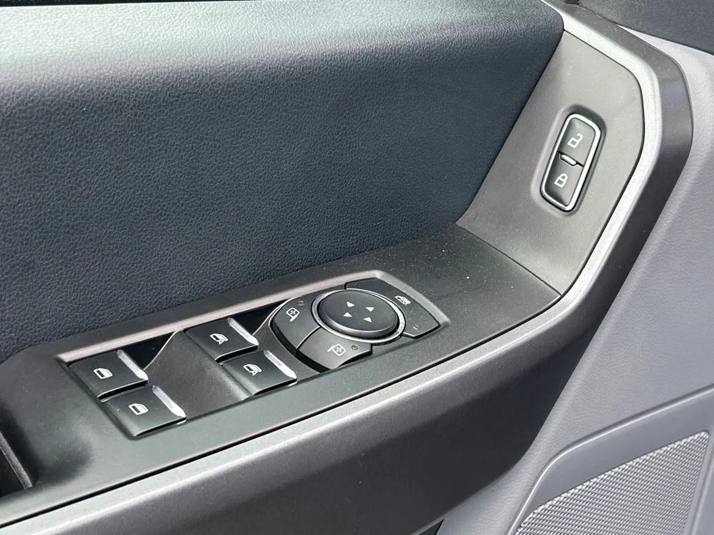 Used 2025 Oxford White Ford XLT image 19