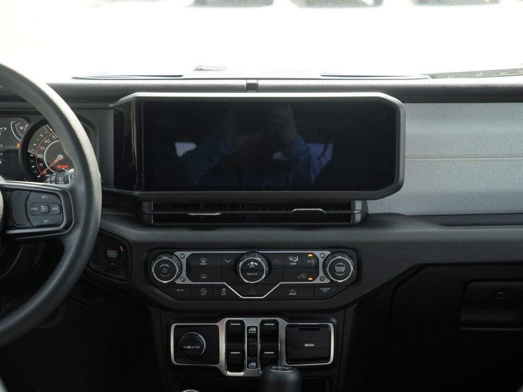 New 2026 Bright White Clear-Coat Exterior Paint Jeep Sport image 25