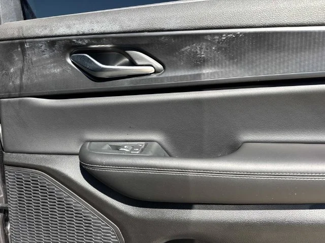 Used 2025 Gray Jeep Altitude X image 27