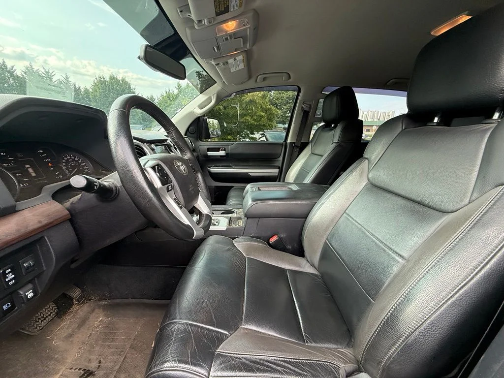 Used 2021  Toyota Limited image 9