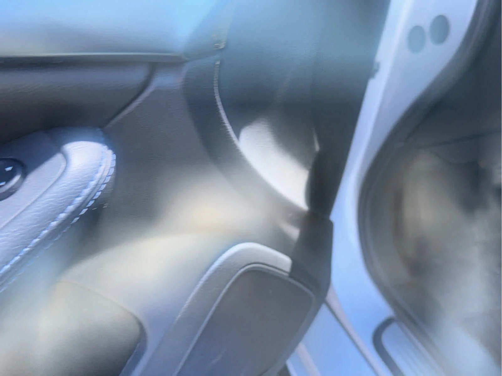 Used 2017 Brilliant Silver Nissan SR image 10