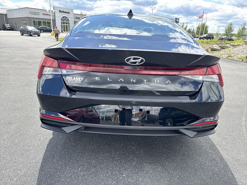 Certified Used 2023 Black Hyundai SEL image 7