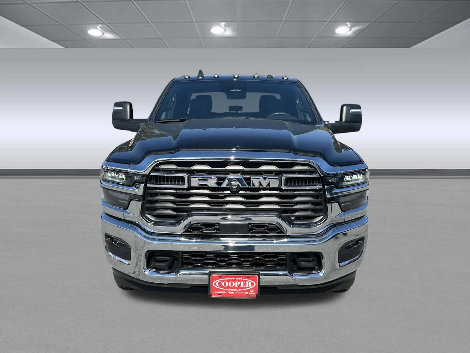 New 2025 Diamond Black Crystal Pearl-Coat Exterior Paint RAM Tradesman image 2