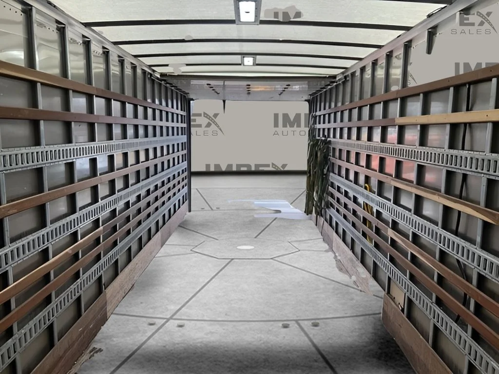 Used 2023 White Isuzu  image 56