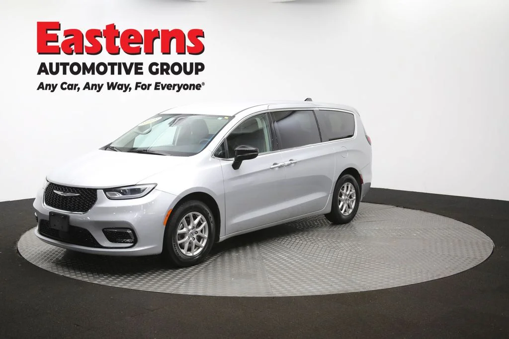 Used 2024 Silver Chrysler Touring L image 118