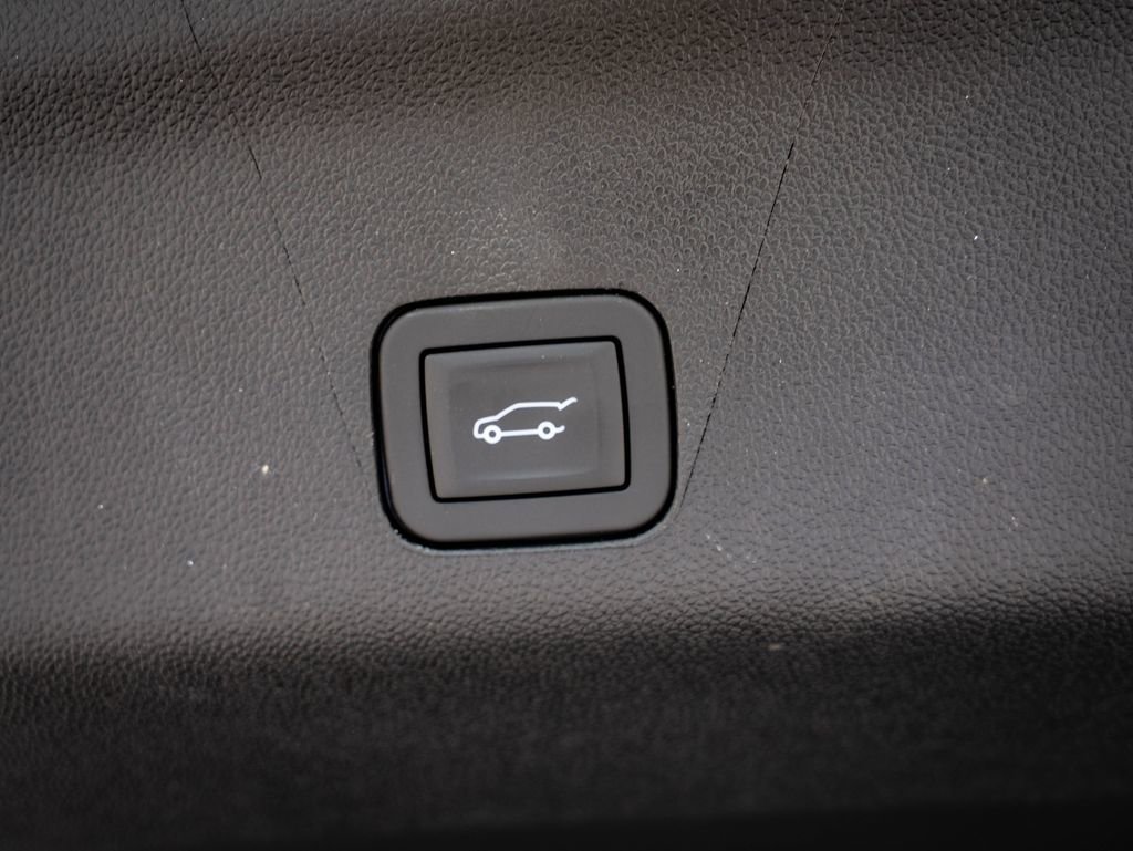 Used 2025 Black Chevrolet Premier image 23