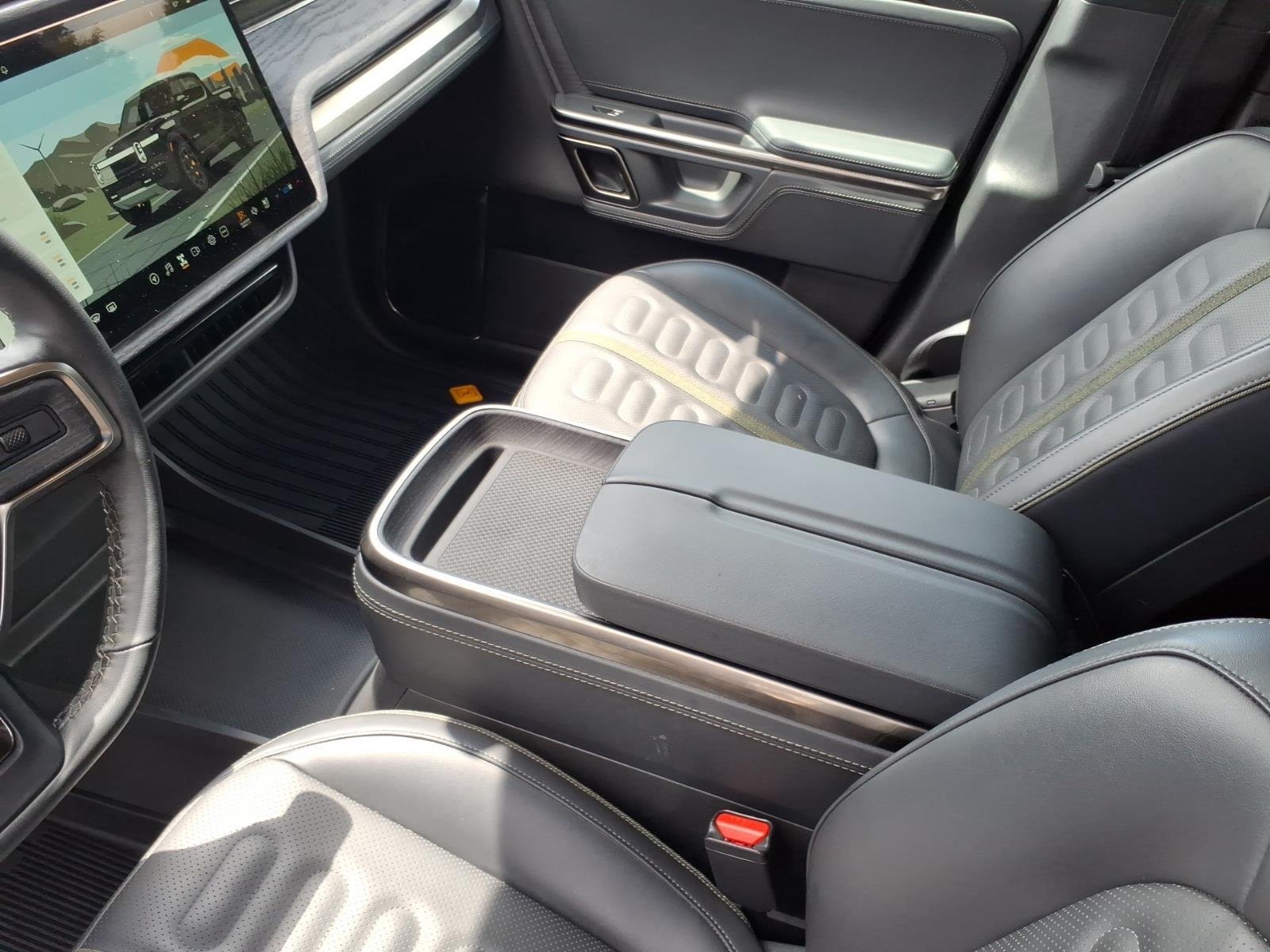 Used 2024 Midnight Rivian Adventure image 22