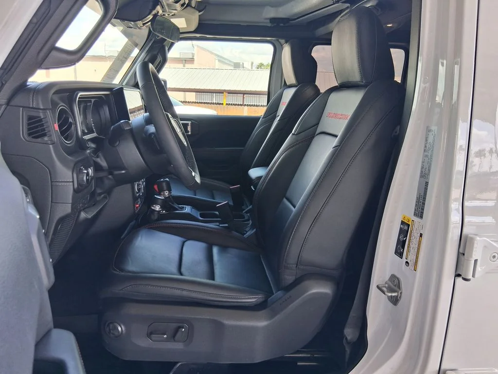 Used 2025 White Jeep Rubicon image 19