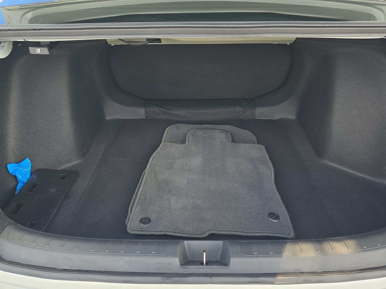 Used 2025 White Honda LX image 13