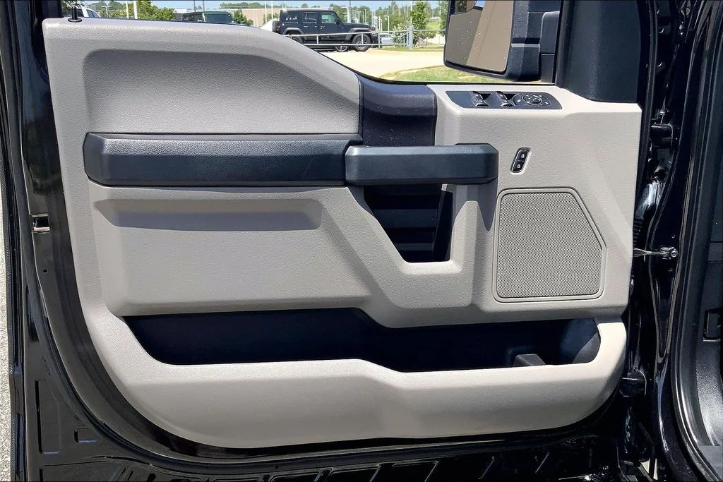 Used 2019 Black Ford XL image 21