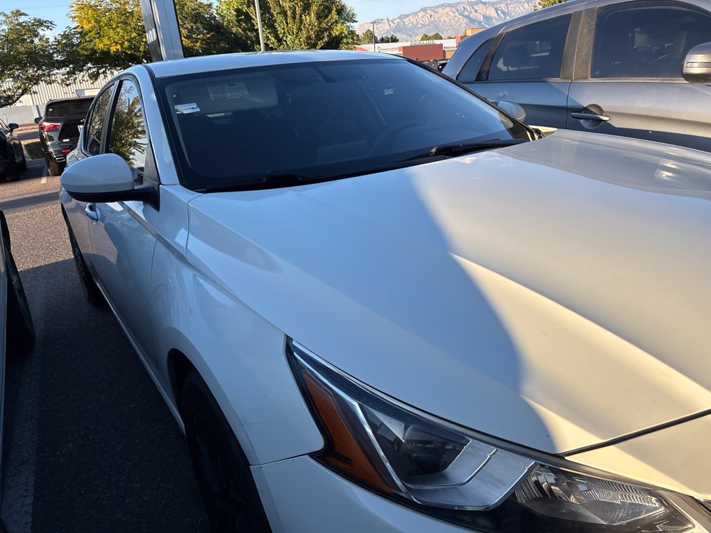 Used 2020 White Nissan 2.5 S image 8