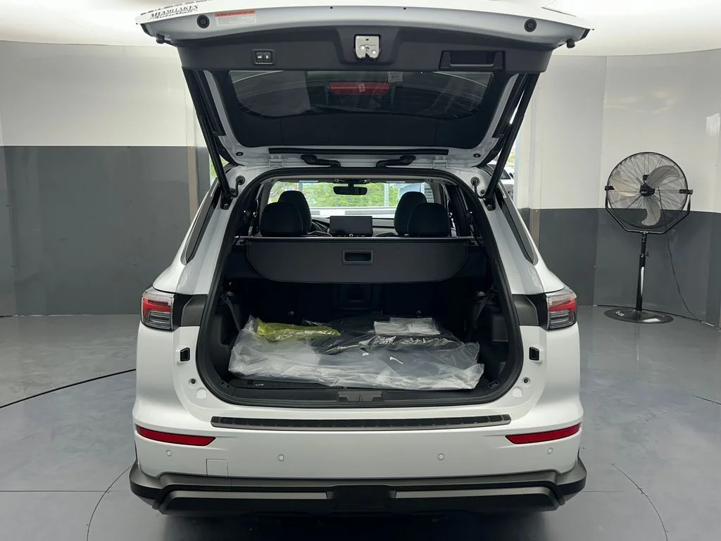 New 2026 White Mitsubishi Trail Edition image 41