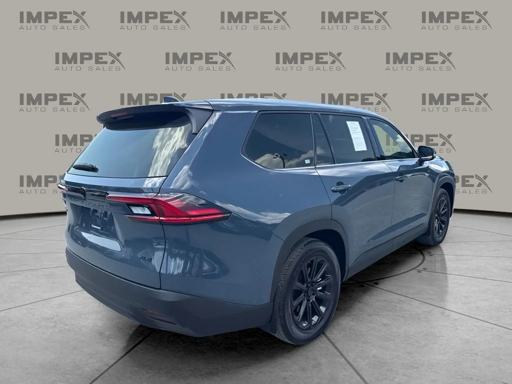 Used 2026 White Toyota XLE image 5