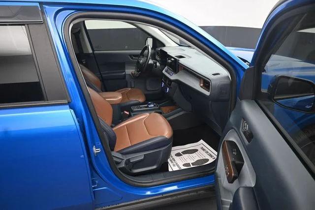 Used 2022 Blue Ford Lariat image 12