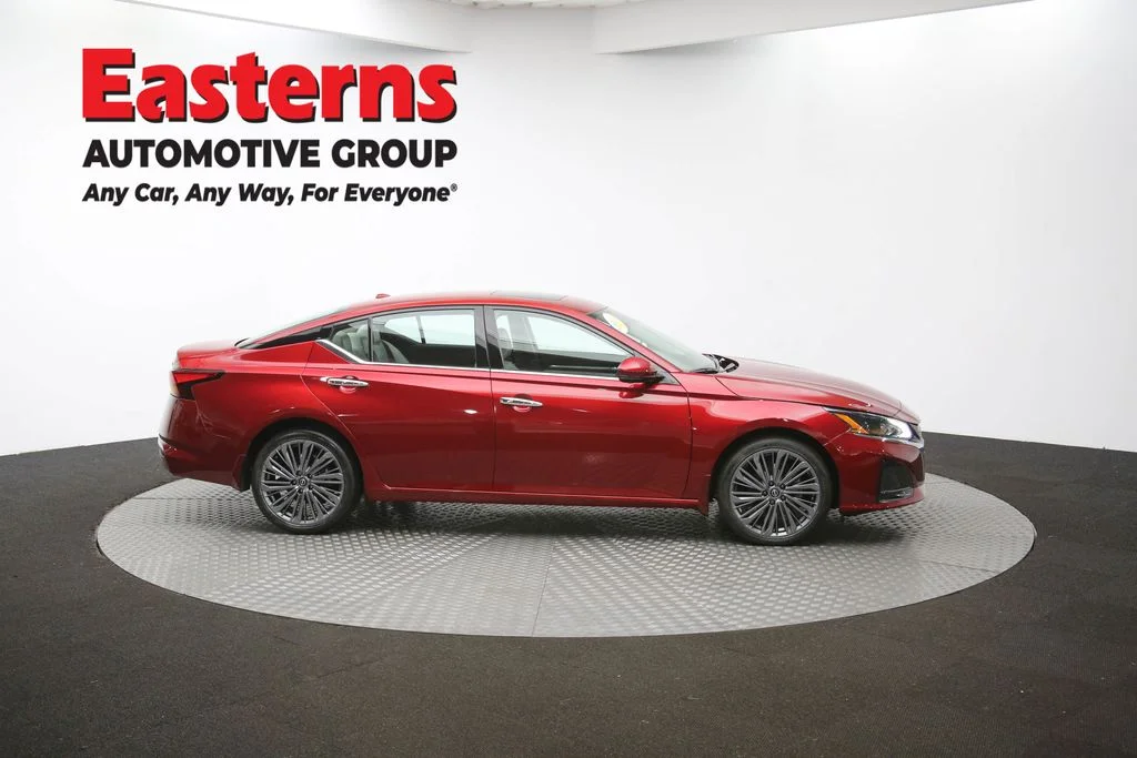 Used 2023 Red Nissan 2.5 SL image 45