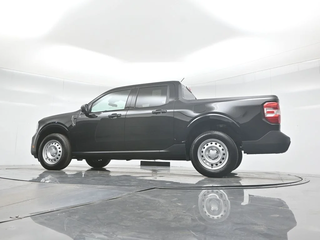 Used 2025 Black Ford XL image 49