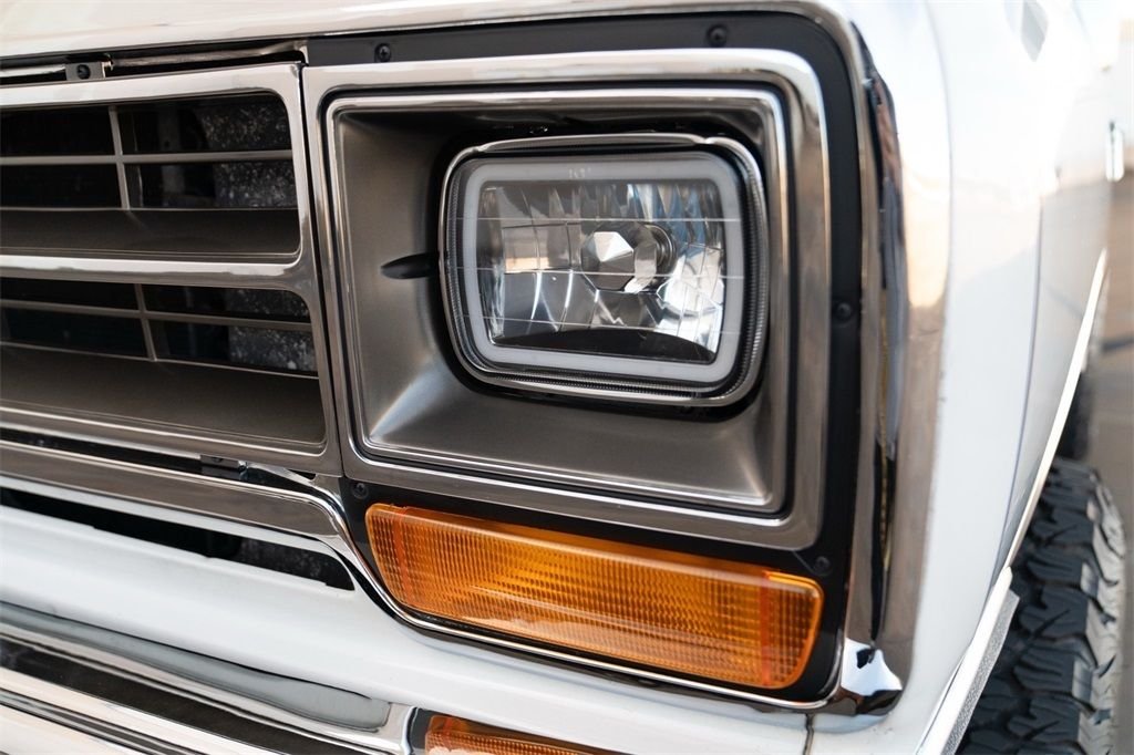 Used 1988  Dodge 100 image 27