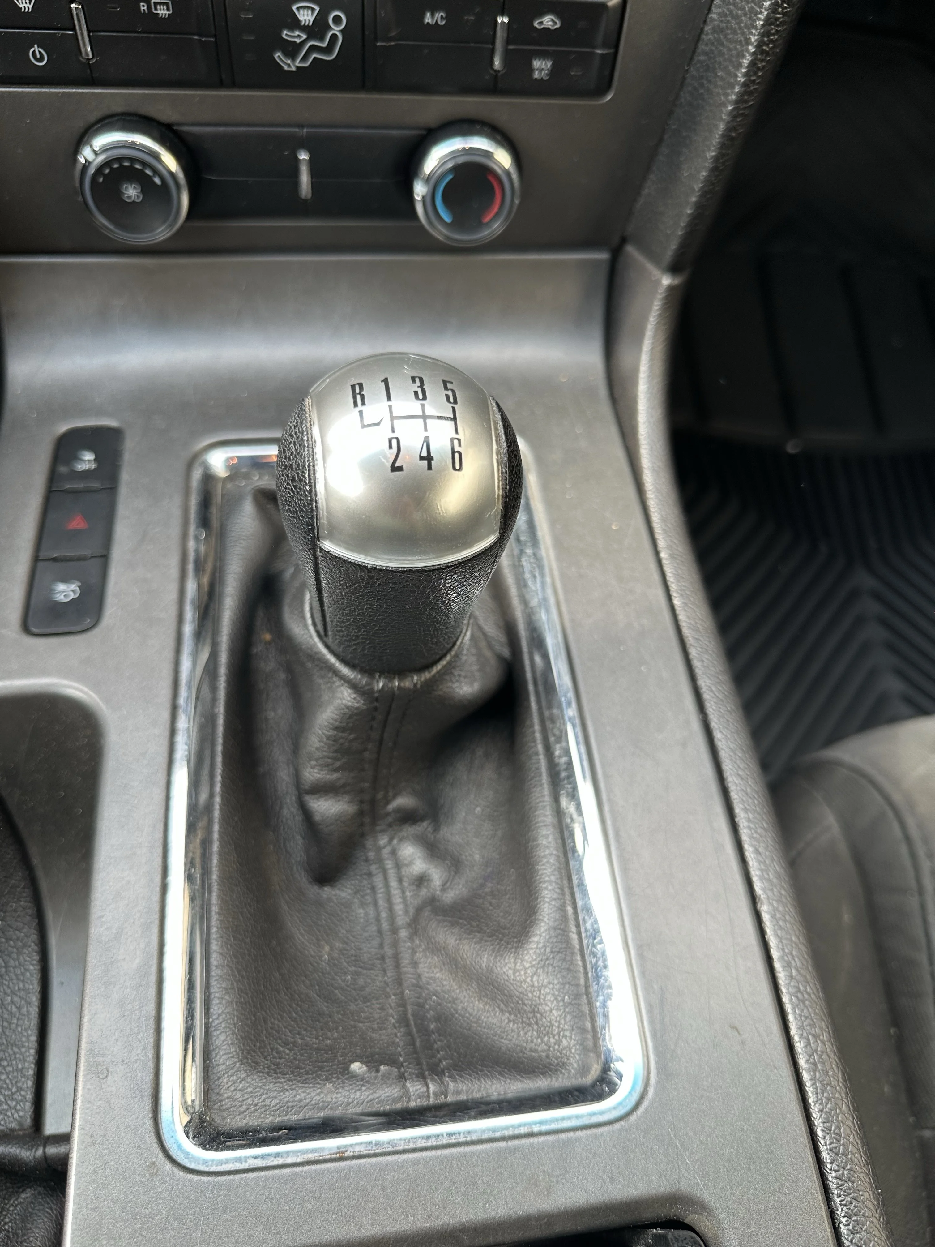 Used 2014 Red Ford V6 image 16