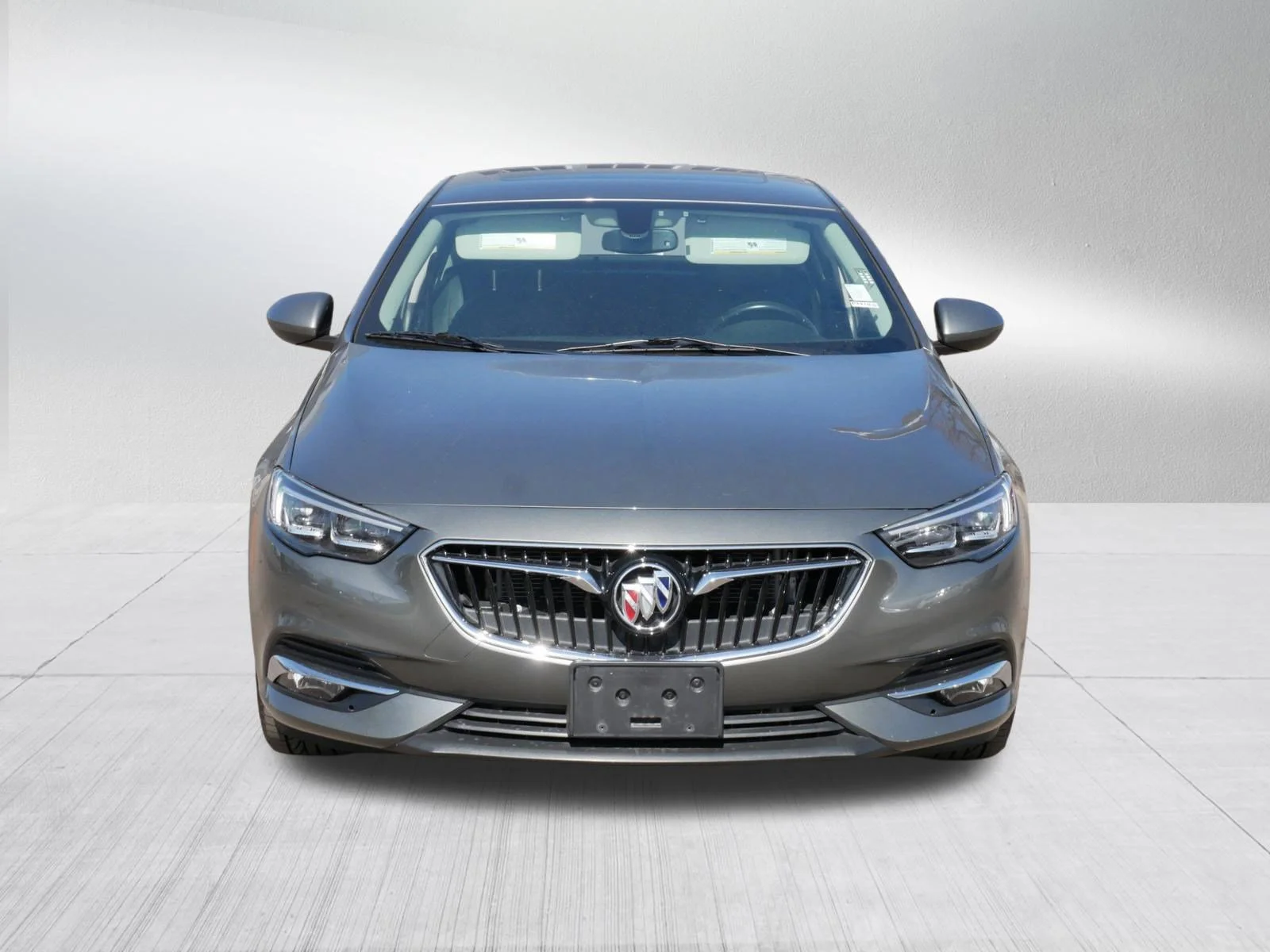 Used 2018 Buick Regal Sportback Essence with VIN W04GR6SX2J1100088 for sale in Brooklyn Park, Minnesota