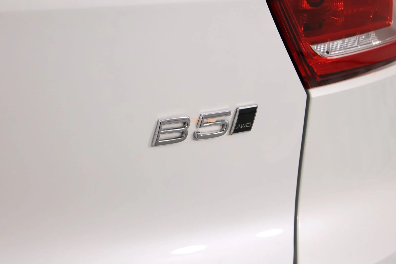 Certified Used 2023 White Volvo B5 Plus Bright Theme image 20