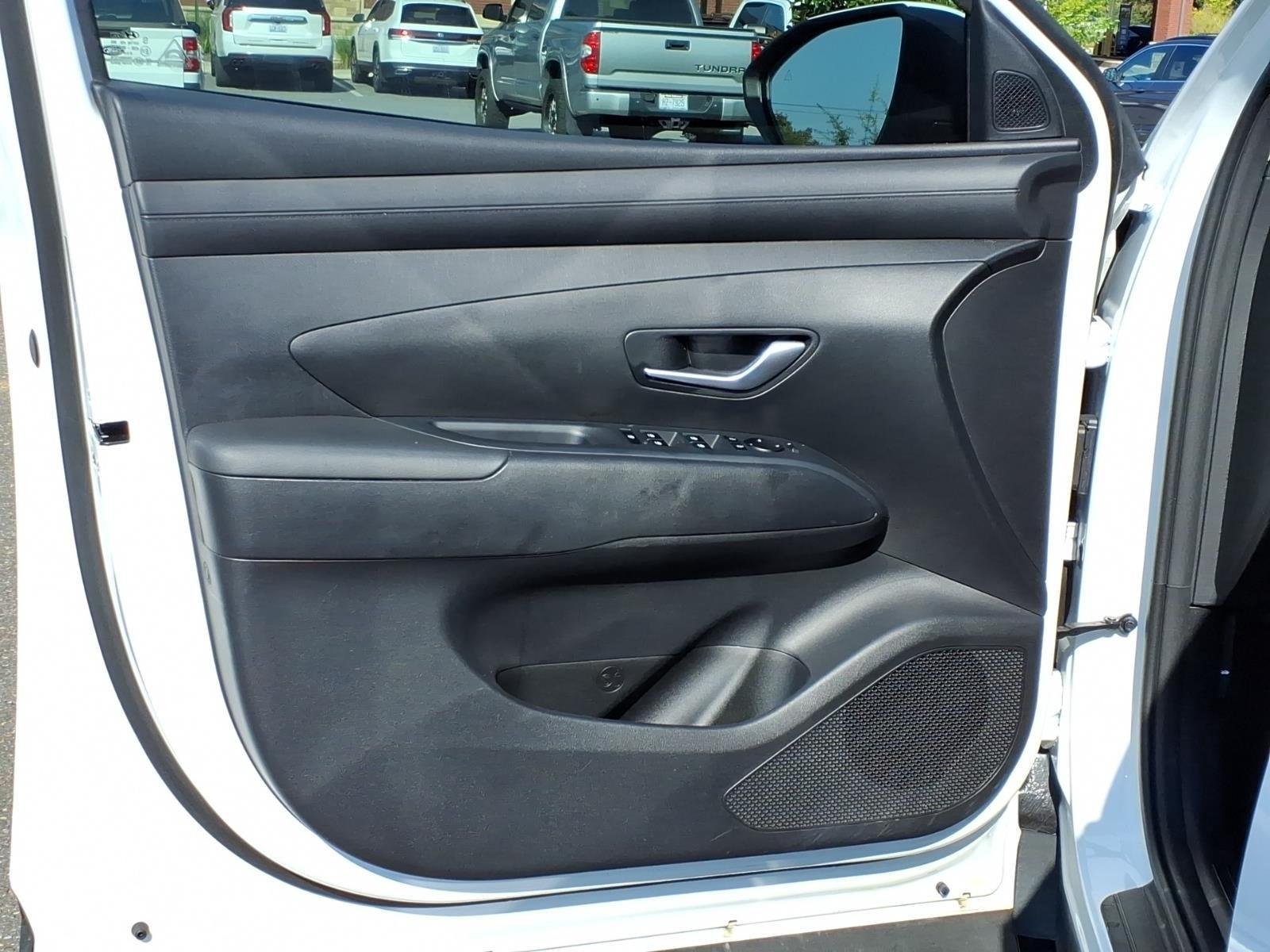 Used 2025 Serenity White Pearl Hyundai SEL Convenience image 29