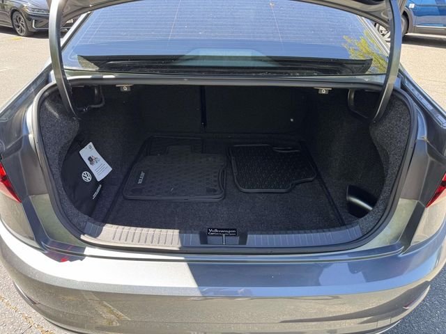 Used 2019 Gray Volkswagen SEL Premium image 29