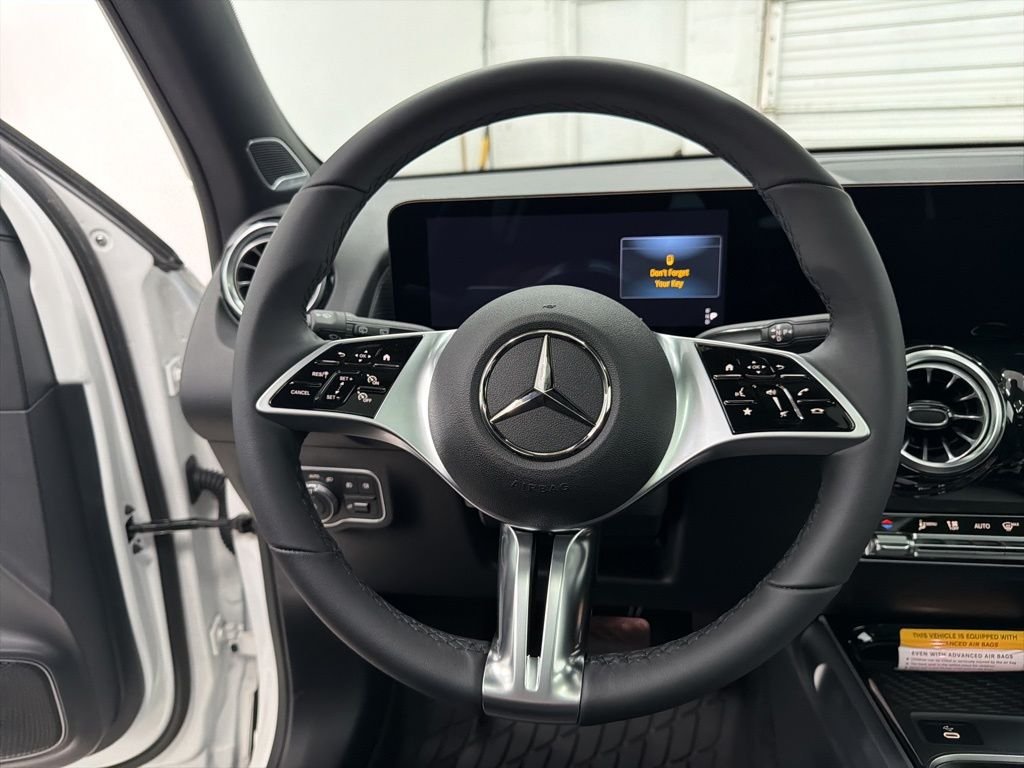 Used 2026 Polar White Mercedes-Benz GLB 250 image 15