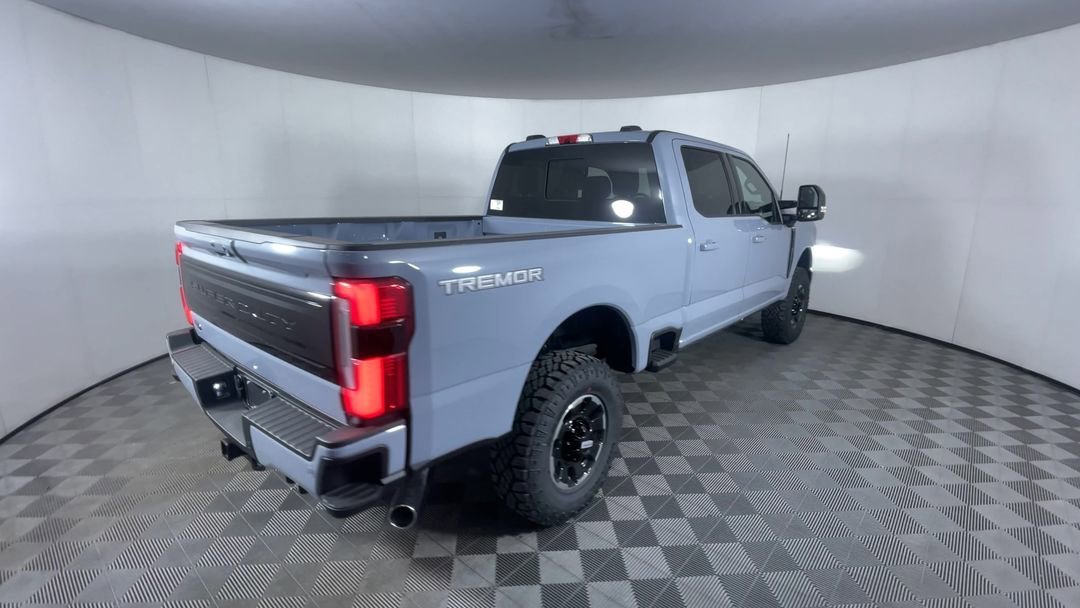 New 2026 Glacier Gray Metallic Tri-Coat Ford Platinum image 8