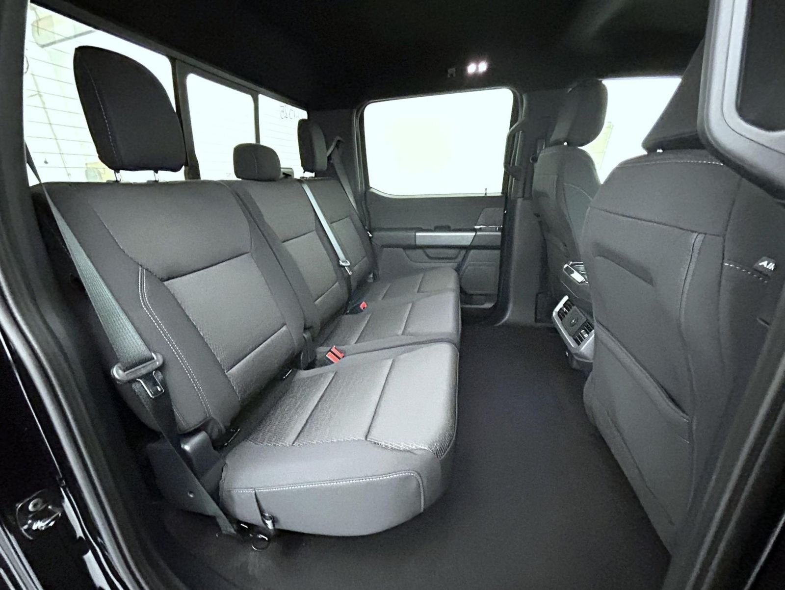 New 2026 Agate Black Metallic Ford XLT image 18