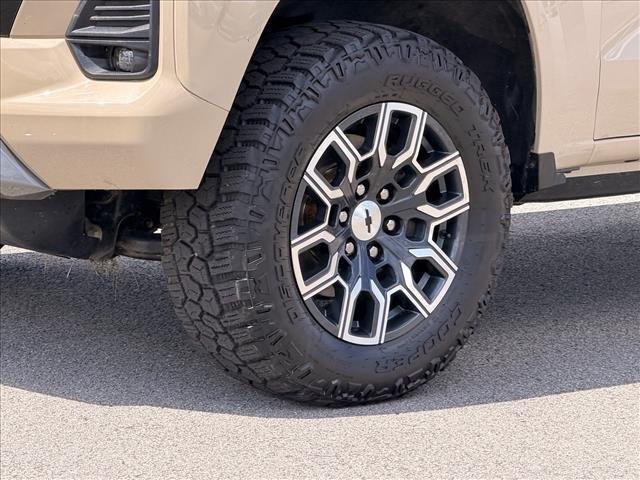 Used 2024 Sand Dune Metallic Chevrolet 4WD Z71 image 21