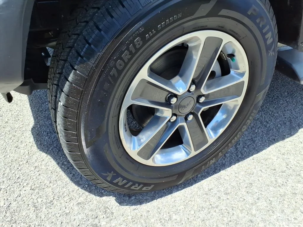 Used 2018 White Jeep Unlimited Sport S image 11