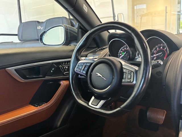 Used 2020 Green Jaguar P300 image 17