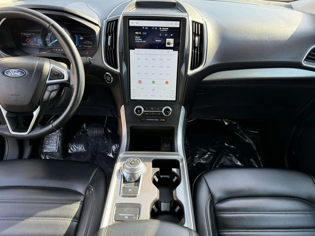 Used 2023 Black Ford SEL image 18