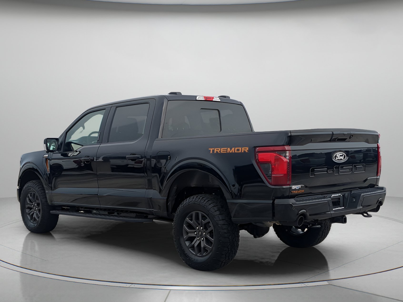 New 2026 Agate Black Metallic Ford Tremor® image 39