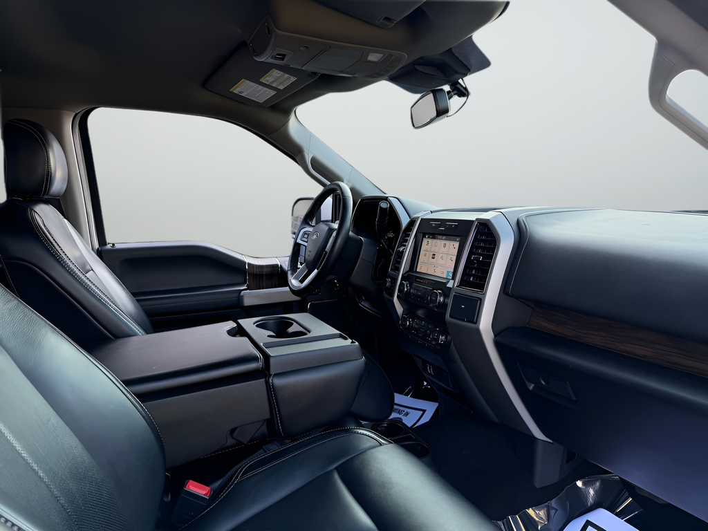 Used 2019 Silver Ford Lariat image 28