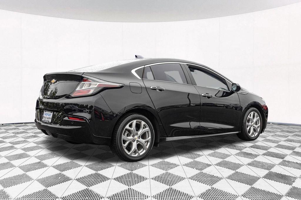 Used 2017 Black Chevrolet Premier image 10