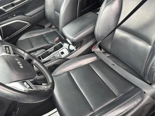 Used 2023 Black Kia S image 18