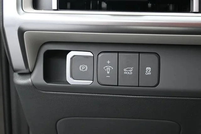 Used 2024 Rockwood Green Hyundai SEL image 13