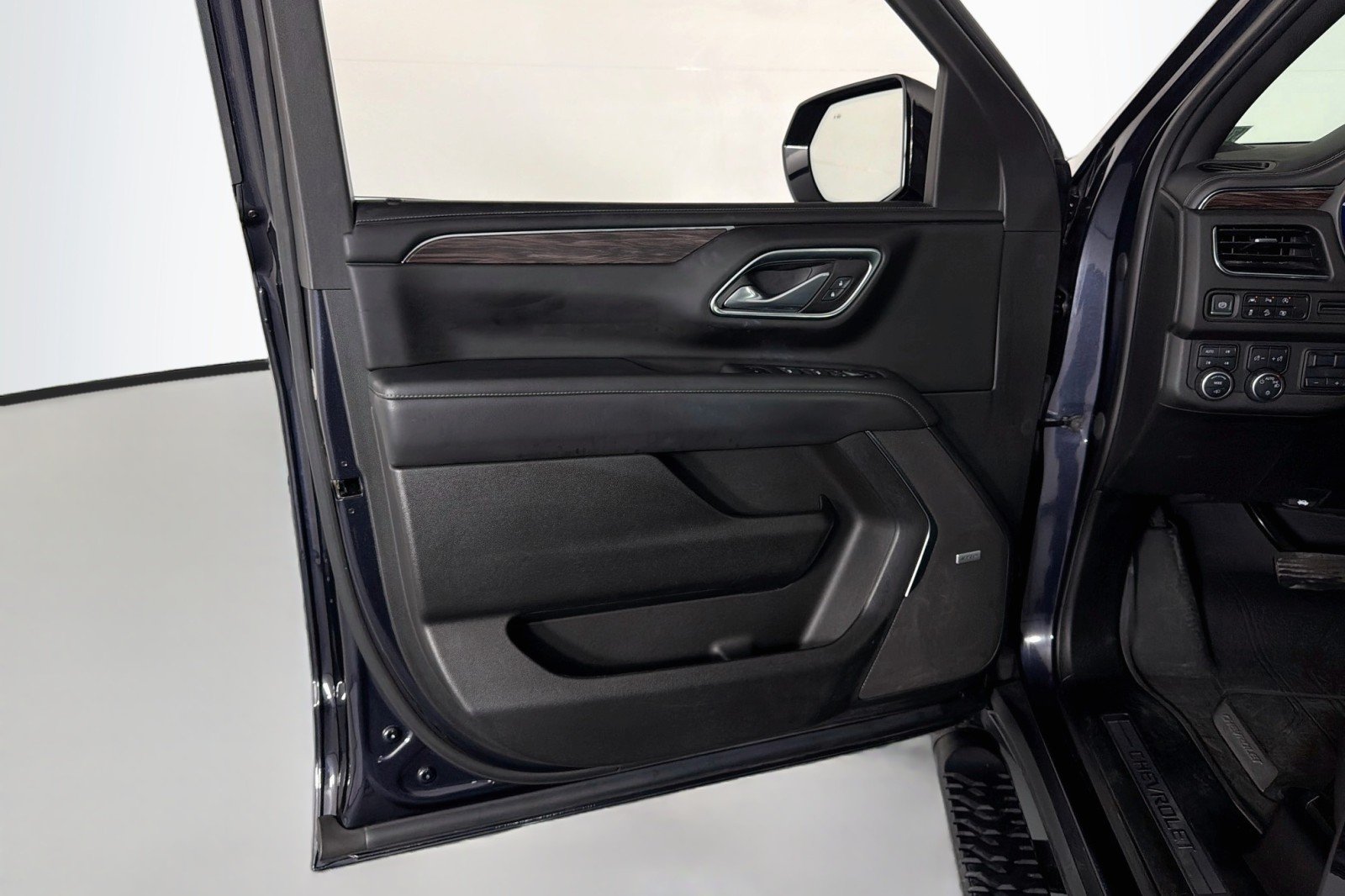 Used 2023 Dark Ash Metallic Chevrolet Z71 image 24