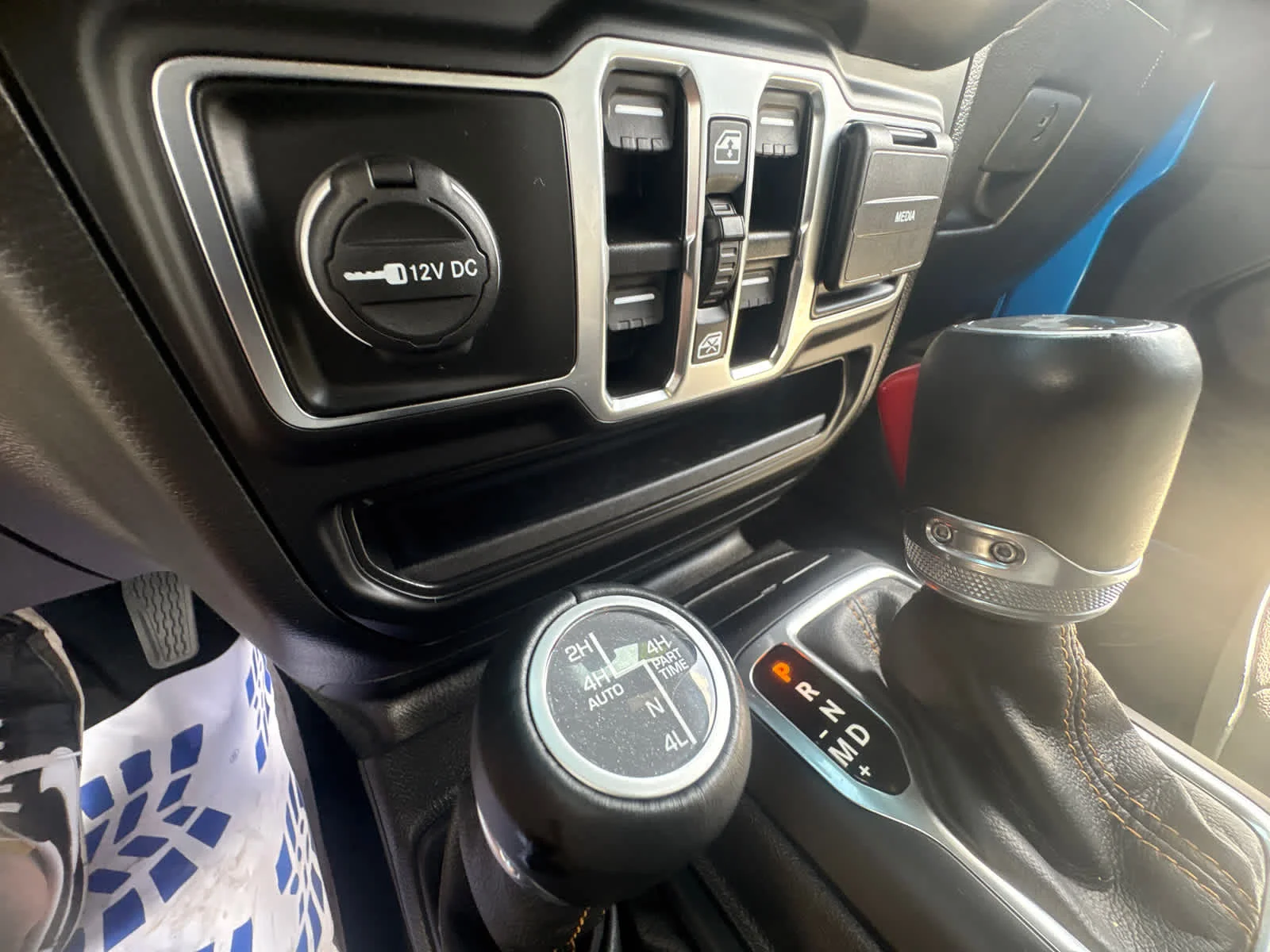 Used 2022 Hydro Blue Pearlcoat Jeep Unlimited Sahara High Altitude image 28