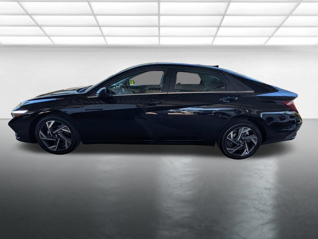 Used 2025 Black Hyundai SEL Convenience image 27