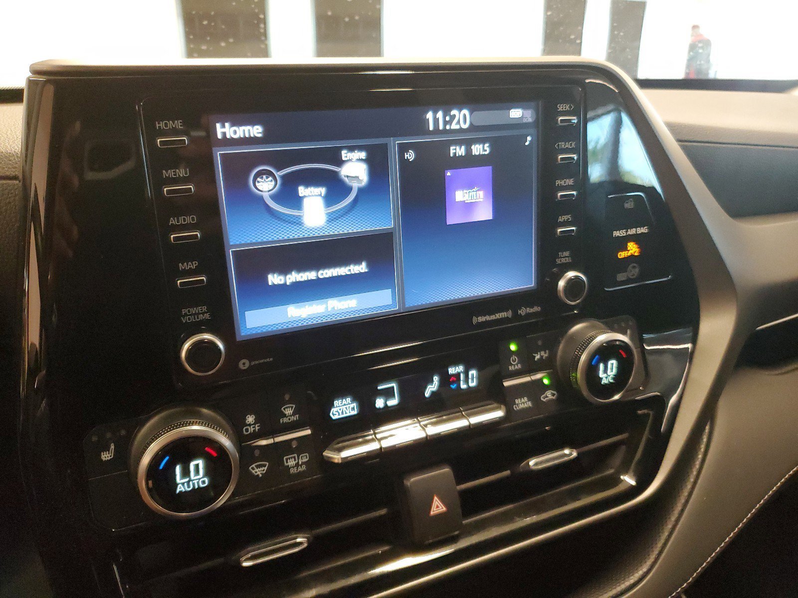 Used 2021 Blizzard Pearl Toyota Hybrid XLE image 30